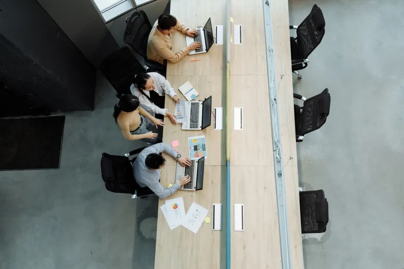Your Desk Isn't Just a Desk: How Where You Sit in a Coworking Space Shapes Your Startup